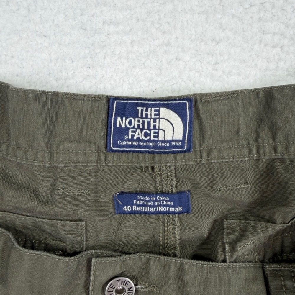 The North Face Cargo Shorts Mens 40 Olive Green Ripstop Hiking Outdoor Utility - Picture 3 of 10